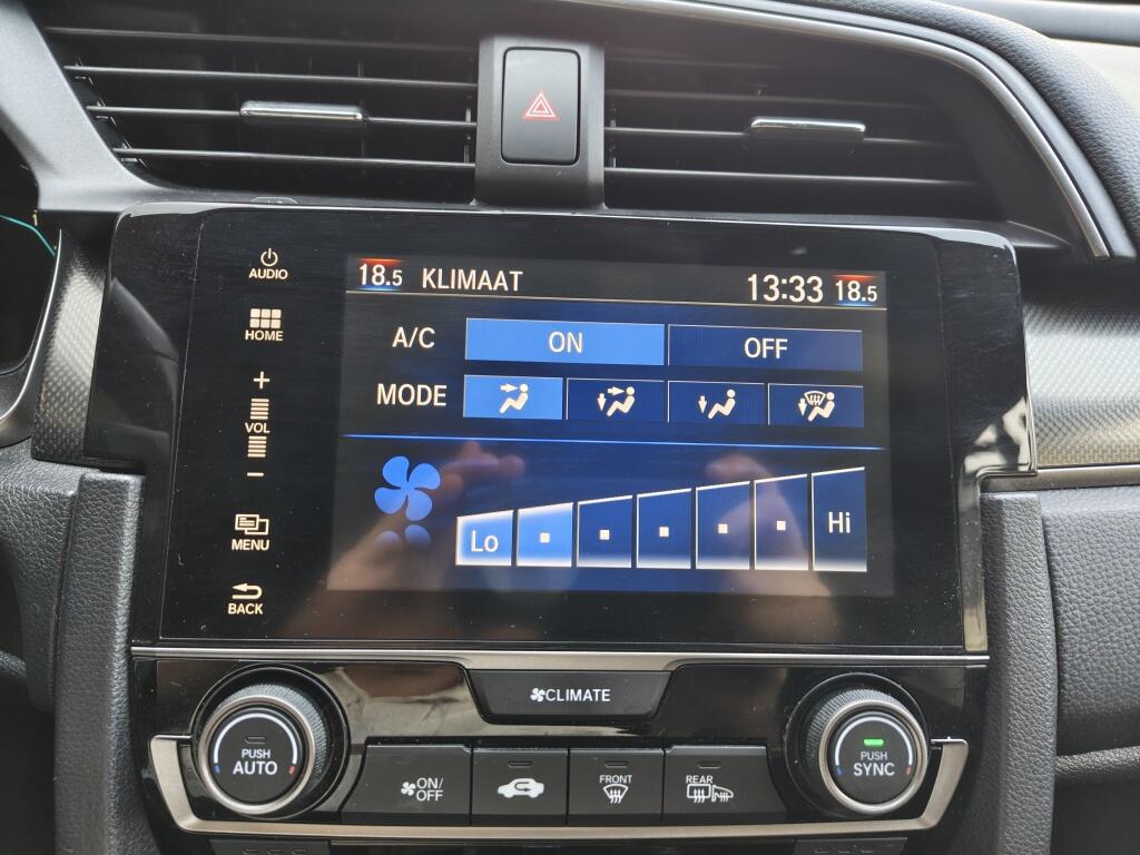 Honda Civic 1.0 i-VTEC Elegance | Sensoren v/a | Stoelverwarming | Navi - Image 17