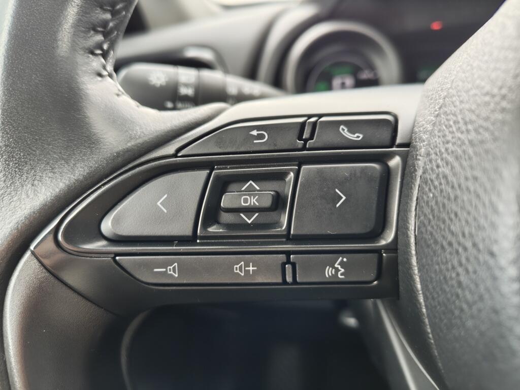 Toyota Yaris 1.5 Hybrid Dynamic | Trekhaak Afn. | All Seasons | Navi | Keyless Entry & Star - Image 14