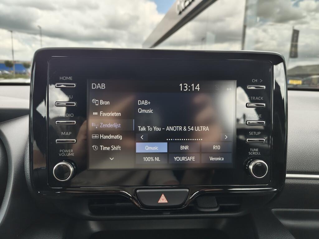 Toyota Yaris 1.5 Hybrid Dynamic | Trekhaak Afn. | All Seasons | Navi | Keyless Entry & Star - Image 16