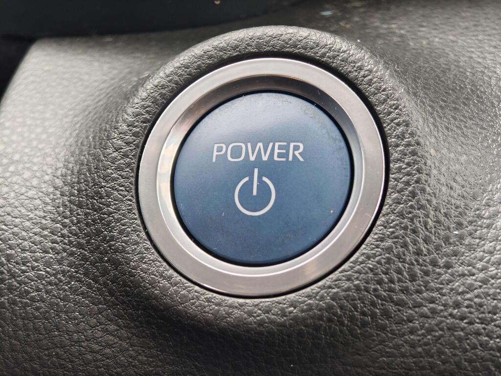 Toyota Yaris 1.5 Hybrid Dynamic | Trekhaak Afn. | All Seasons | Navi | Keyless Entry & Star - Image 24