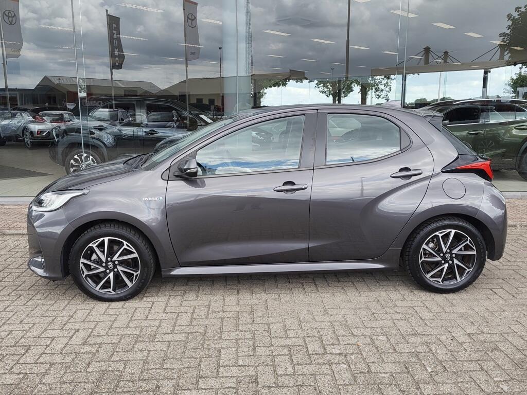 Toyota Yaris 1.5 Hybrid Dynamic | Trekhaak Afn. | All Seasons | Navi | Keyless Entry & Star - Image 3