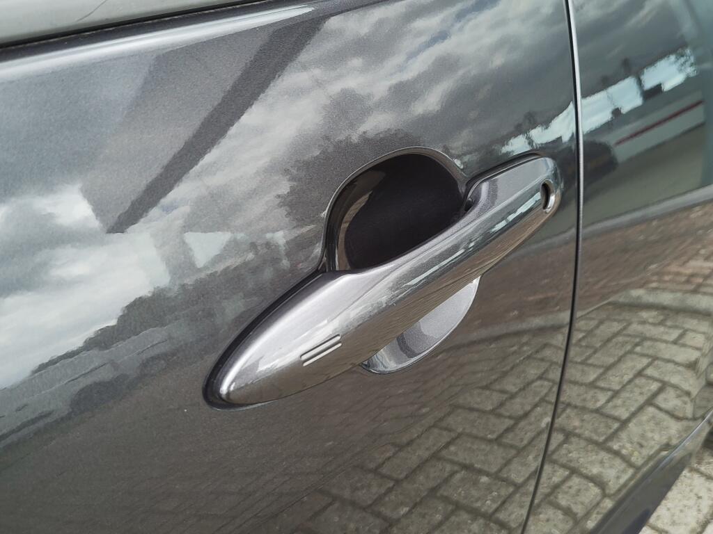 Toyota Yaris 1.5 Hybrid Dynamic | Trekhaak Afn. | All Seasons | Navi | Keyless Entry & Star - Image 36