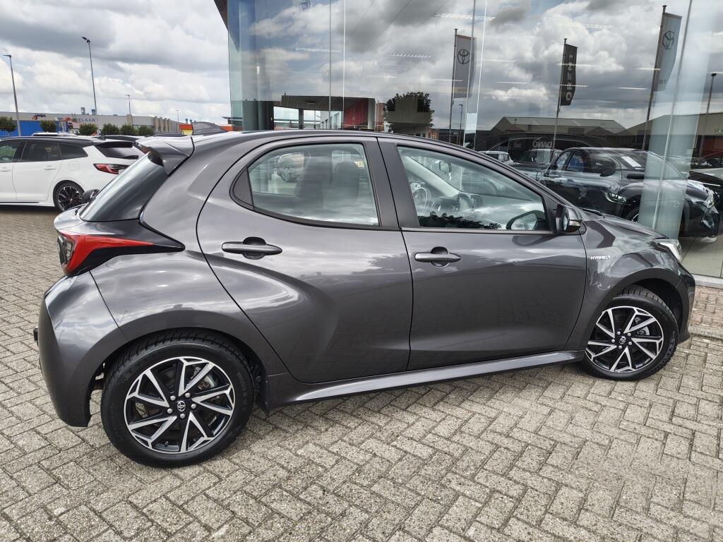 Toyota Yaris 1.5 Hybrid Dynamic | Trekhaak Afn. | All Seasons | Navi | Keyless Entry & Star - Image 5