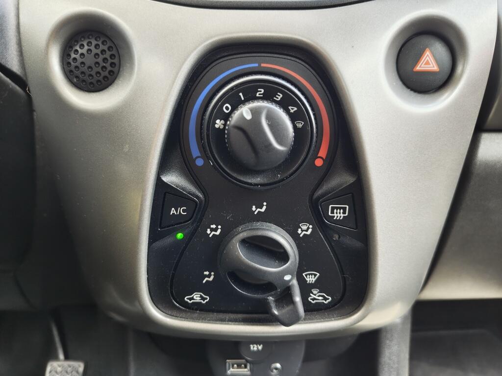 Toyota Aygo 1.0 VVT-i x-fun | Airco | Bluetooth | El. Raambediening | - Image 16