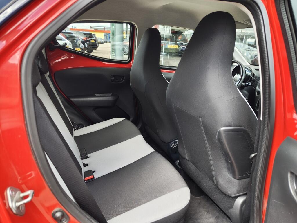 Toyota Aygo 1.0 VVT-i x-fun | Airco | Bluetooth | El. Raambediening | - Image 24