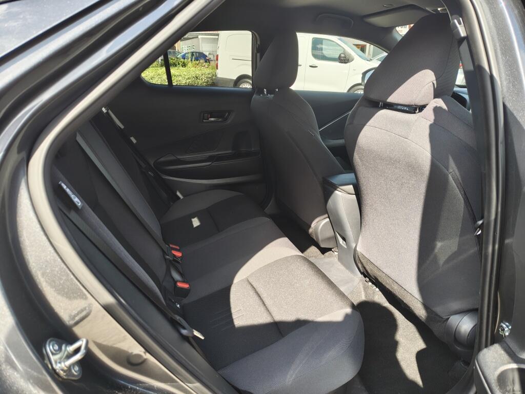Toyota C-HR 2.0 PHEV 220 Dynamic | Sensoren v/a | Blind Spot | Stoelverwarming - Image 29