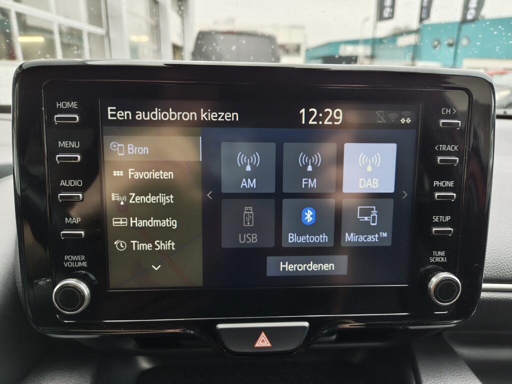 Toyota Yaris 1.5 Hybrid Launch Edition | Trekhaak | HUD | Navi | Stoelverwarm - Image 17