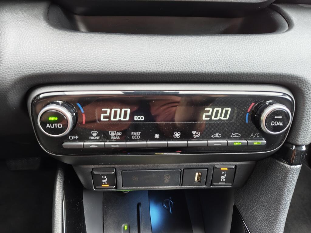 Toyota Yaris 1.5 Hybrid Launch Edition | Trekhaak | HUD | Navi | Stoelverwarm - Image 22