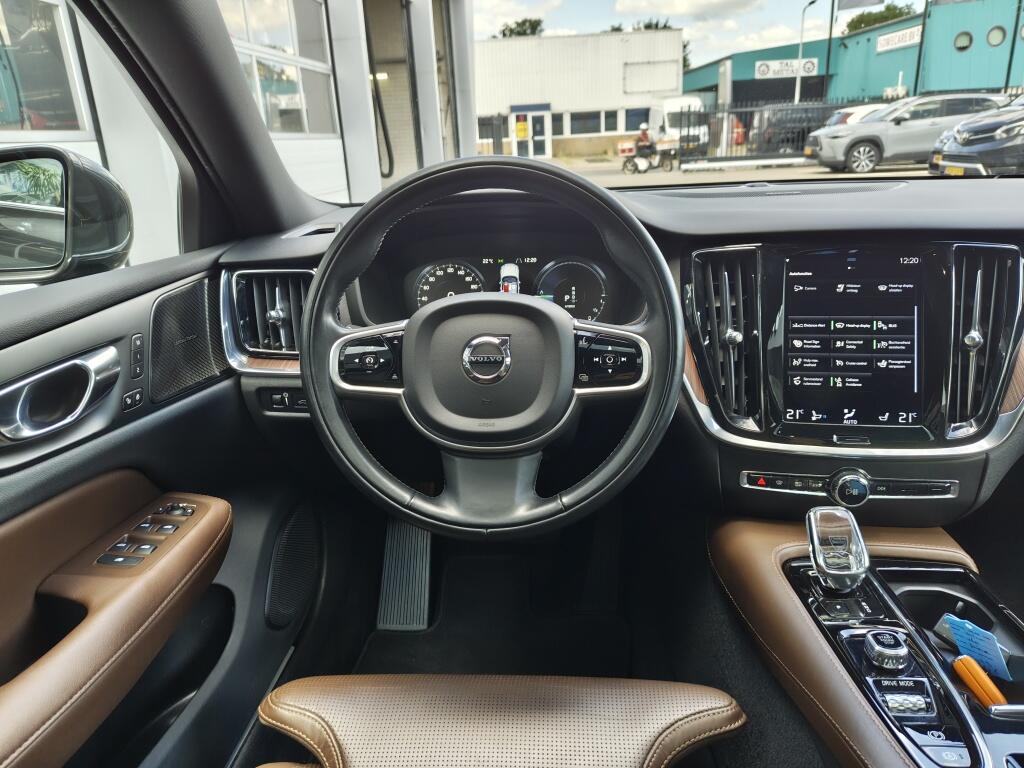 Volvo V60 2.0 T6 Recharge AWD Inscription | H&K | Trekhaak | Schuif/Kanteldak | HUD | Leder | Stoelverwarming - Image 12