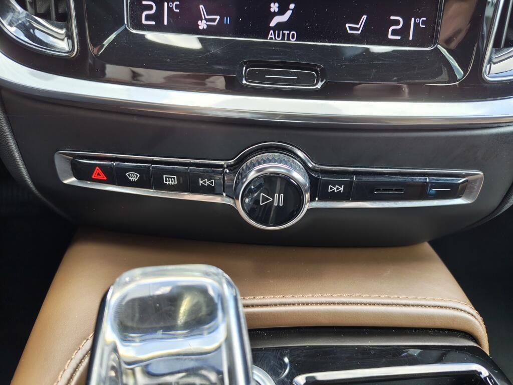 Volvo V60 2.0 T6 Recharge AWD Inscription | H&K | Trekhaak | Schuif/Kanteldak | HUD | Leder | Stoelverwarming - Image 28
