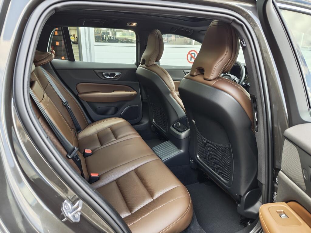 Volvo V60 2.0 T6 Recharge AWD Inscription | H&K | Trekhaak | Schuif/Kanteldak | HUD | Leder | Stoelverwarming - Image 40