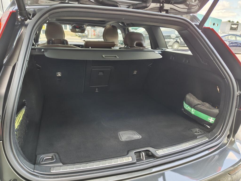 Volvo V60 2.0 T6 Recharge AWD Inscription | H&K | Trekhaak | Schuif/Kanteldak | HUD | Leder | Stoelverwarming - Image 43