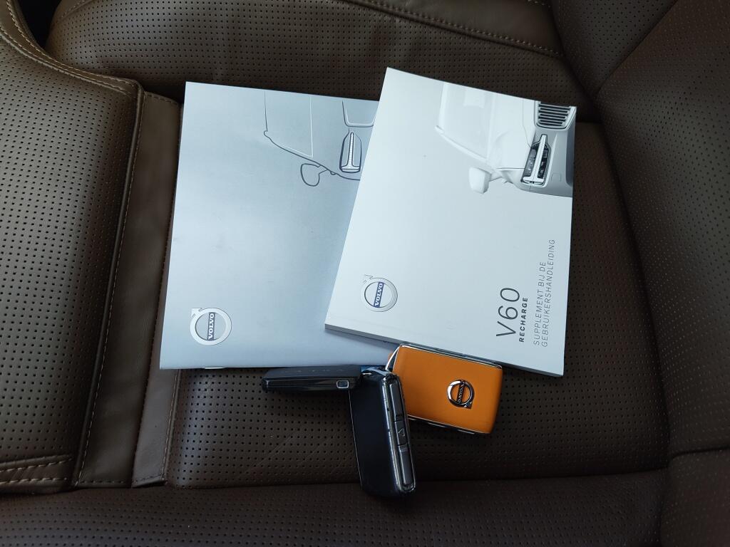 Volvo V60 2.0 T6 Recharge AWD Inscription | H&K | Trekhaak | Schuif/Kanteldak | HUD | Leder | Stoelverwarming - Image 56