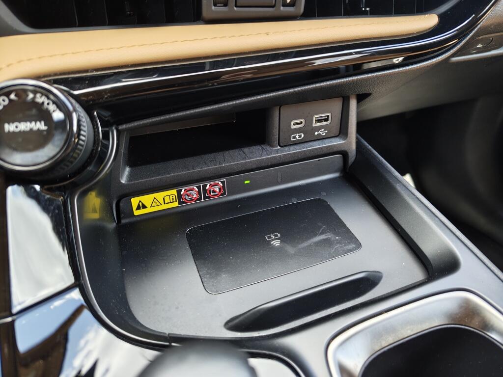 Lexus NX 450h+ AWD Executive Line | Schuif- Kanteldak | 20'' Velgen | HUD - Image 25