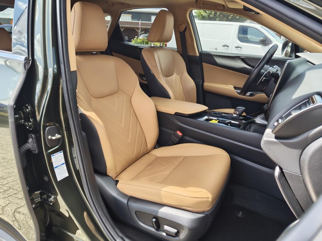 Lexus NX 450h+ AWD Executive Line | Schuif- Kanteldak | 20'' Velgen | HUD - Image 36