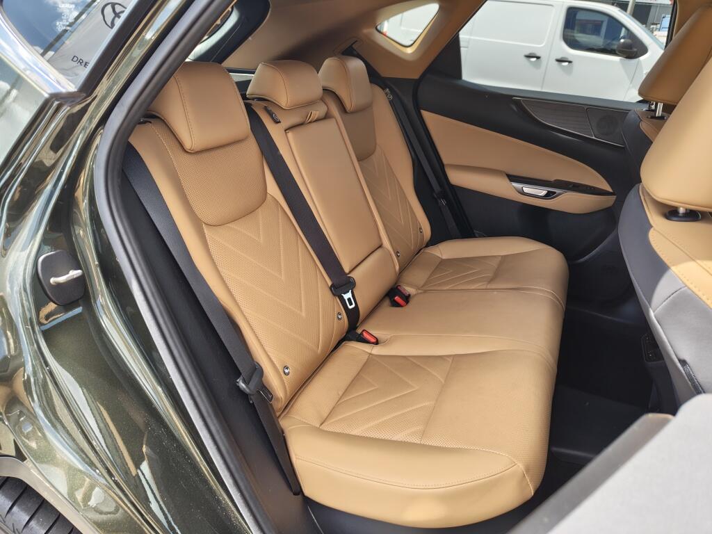Lexus NX 450h+ AWD Executive Line | Schuif- Kanteldak | 20'' Velgen | HUD - Image 39