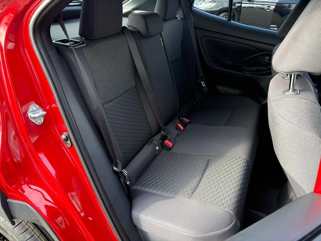 Toyota Yaris Cross 1.5 Hybrid 130 Dynamic | Comfort Pack | Stuur&Stoel vw | Blis - Image 32