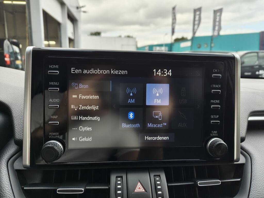 Toyota RAV4 2.5 Hybrid AWD Dynamic Plus | Trekhaak (1650kg trekgewicht) | Schuifkanteldak | Navi | Stoelverwarming - Image 18