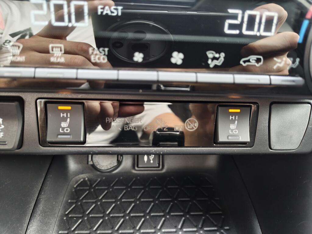 Toyota RAV4 2.5 Hybrid AWD Dynamic Plus | Trekhaak (1650kg trekgewicht) | Schuifkanteldak | Navi | Stoelverwarming - Image 23