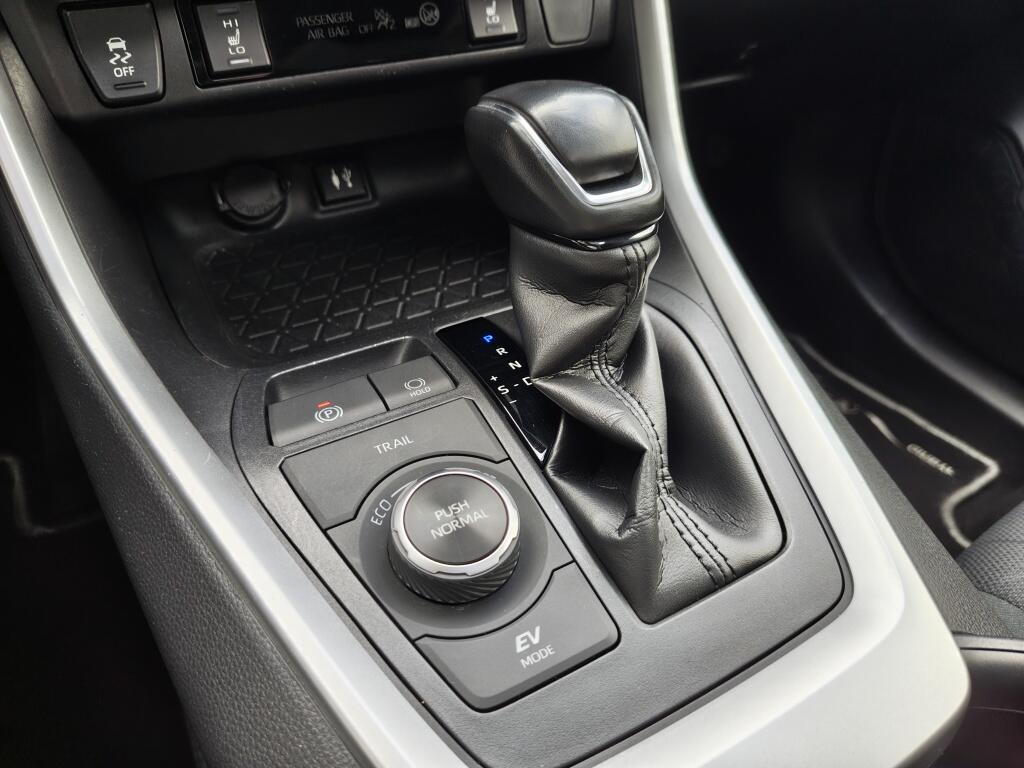 Toyota RAV4 2.5 Hybrid AWD Dynamic Plus | Trekhaak (1650kg trekgewicht) | Schuifkanteldak | Navi | Stoelverwarming - Image 24