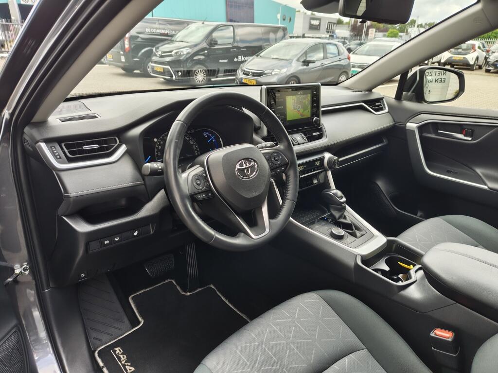 Toyota RAV4 2.5 Hybrid AWD Dynamic Plus | Trekhaak (1650kg trekgewicht) | Schuifkanteldak | Navi | Stoelverwarming - Image 29