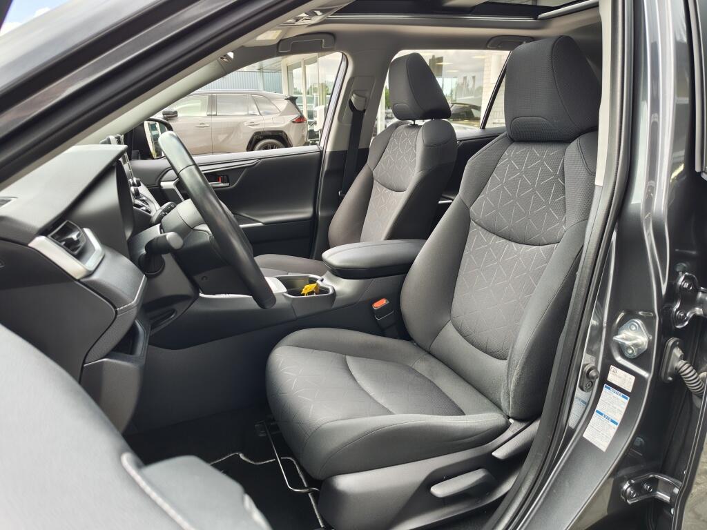 Toyota RAV4 2.5 Hybrid AWD Dynamic Plus | Trekhaak (1650kg trekgewicht) | Schuifkanteldak | Navi | Stoelverwarming - Image 30