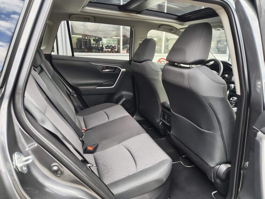 Toyota RAV4 2.5 Hybrid AWD Dynamic Plus | Trekhaak (1650kg trekgewicht) | Schuifkanteldak | Navi | Stoelverwarming - Image 32