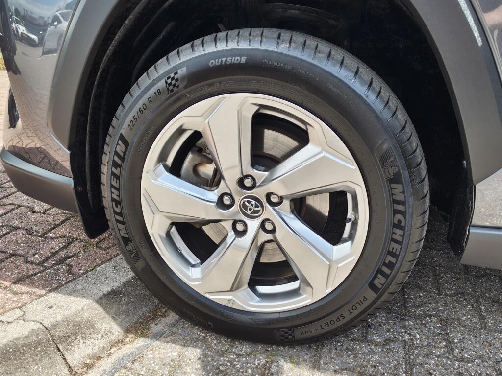 Toyota RAV4 2.5 Hybrid AWD Dynamic Plus | Trekhaak (1650kg trekgewicht) | Schuifkanteldak | Navi | Stoelverwarming - Image 39