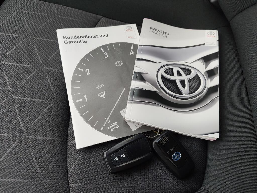 Toyota RAV4 2.5 Hybrid AWD Dynamic Plus | Trekhaak (1650kg trekgewicht) | Schuifkanteldak | Navi | Stoelverwarming - Image 41