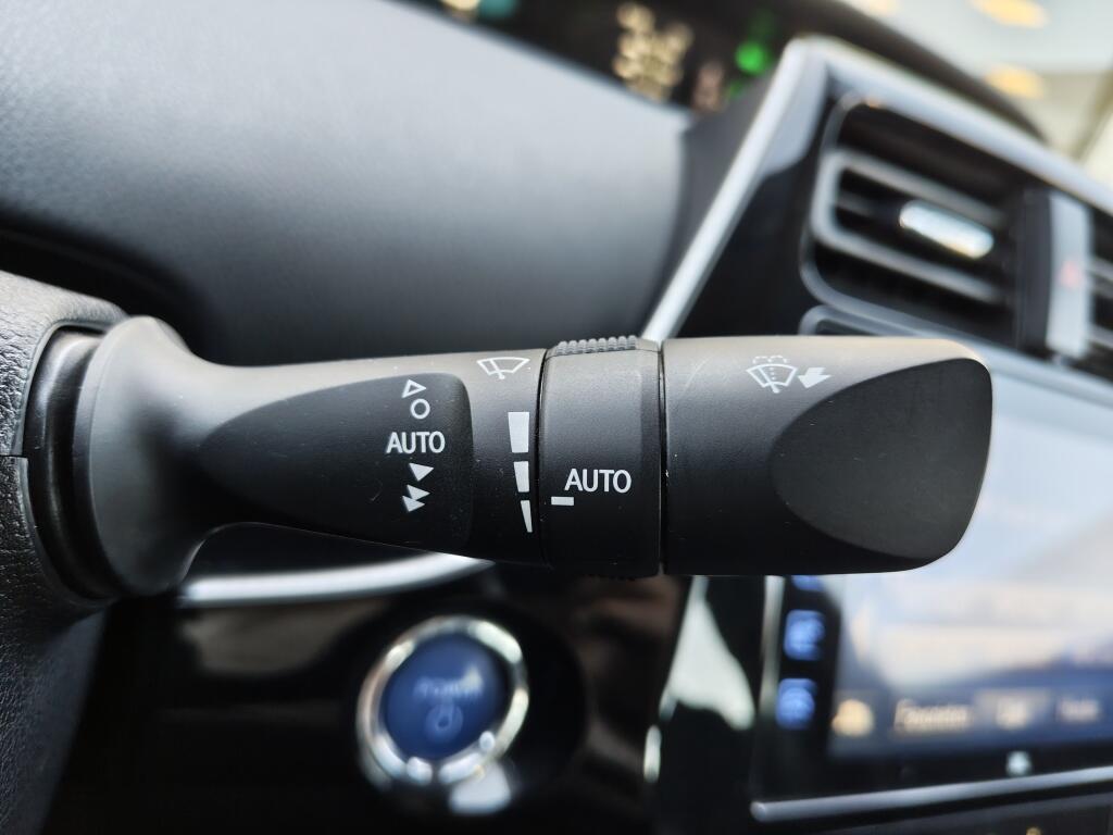 Toyota Prius 1.8 Plug-in Business Plus | Navi | JBL |  Sensoren | Stoelverwar - Image 13