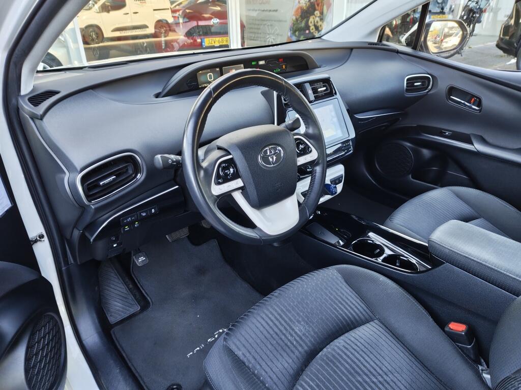 Toyota Prius 1.8 Plug-in Business Plus | Navi | JBL |  Sensoren | Stoelverwar - Image 28