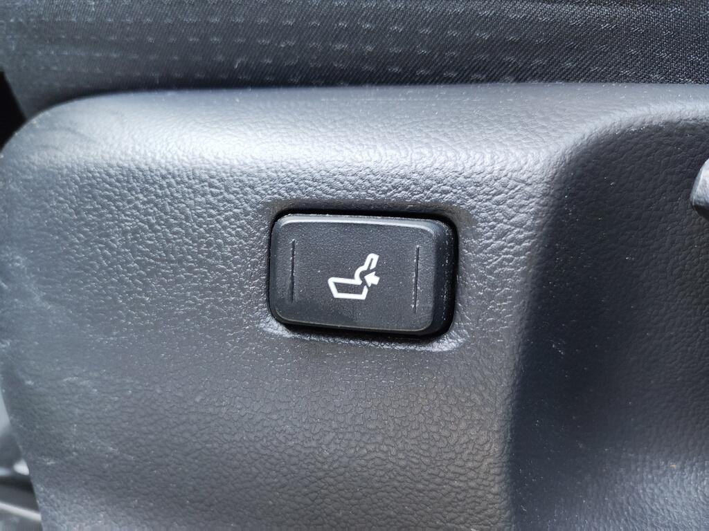 Toyota Prius 1.8 Plug-in Business Plus | Navi | JBL |  Sensoren | Stoelverwar - Image 30