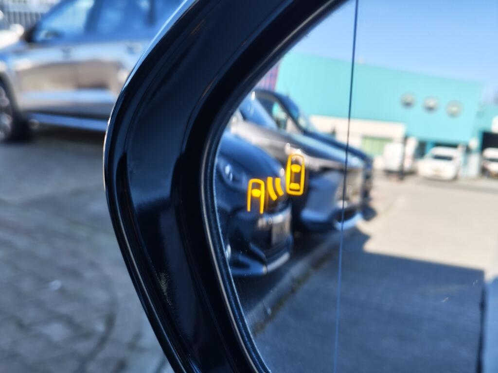 Toyota Prius 1.8 Plug-in Business Plus | Navi | JBL |  Sensoren | Stoelverwar - Image 40