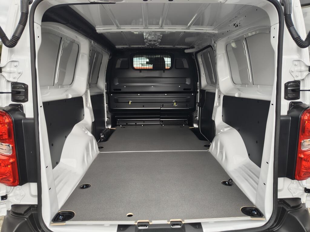 Toyota PROACE Long Worker 2.0 D-4D L2 Navigator | 360 camera | Navi | Sensoren v/a | Android Auto, Apple Carplay - Image 32