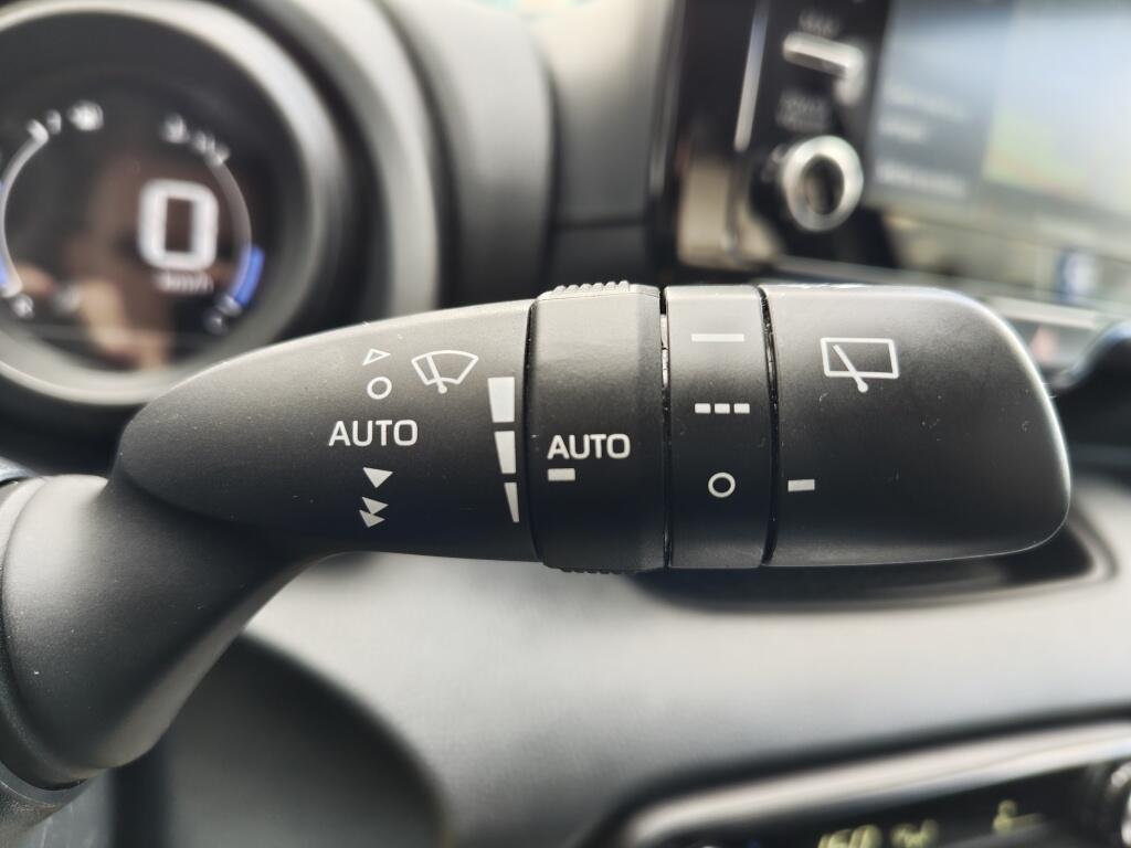Toyota Yaris 1.5 Hybrid Dynamic | Navi | All Seasons | Adaptieve Cruise Control | Android Auto - Image 13