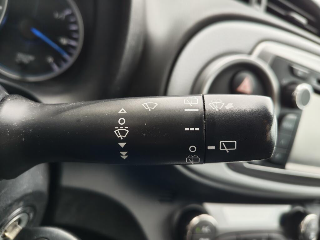 Toyota Yaris 1.5 Hybrid Dynamic | Lichtmetalen velgen | Goed Onderhouden | El. Climate Control - Image 12