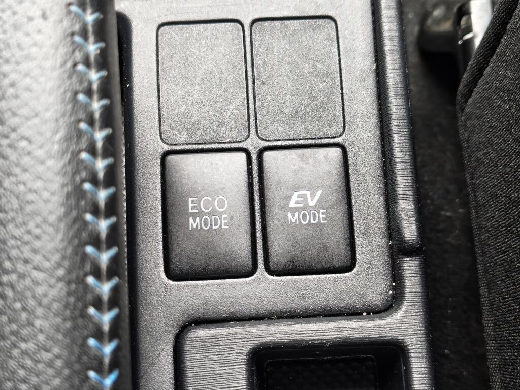 Toyota Yaris 1.5 Hybrid Dynamic | Lichtmetalen velgen | Goed Onderhouden | El. Climate Control - Image 18