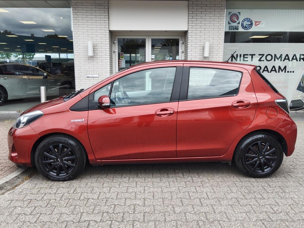 Toyota Yaris 1.5 Hybrid Dynamic | Lichtmetalen velgen | Goed Onderhouden | El. Climate Control - Image 3