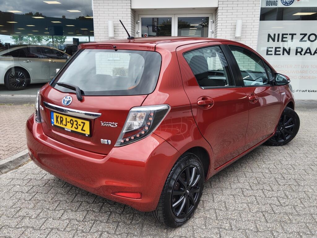 Toyota Yaris 1.5 Hybrid Dynamic | Lichtmetalen velgen | Goed Onderhouden | El. Climate Control - Image 4