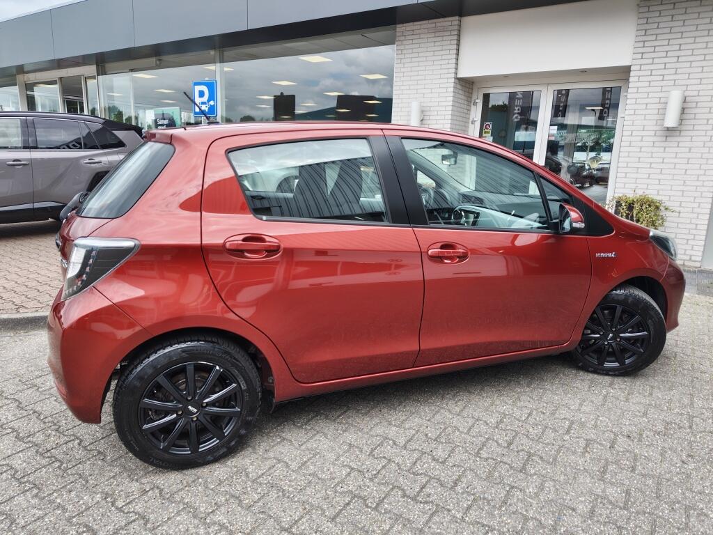 Toyota Yaris 1.5 Hybrid Dynamic | Lichtmetalen velgen | Goed Onderhouden | El. Climate Control - Image 5