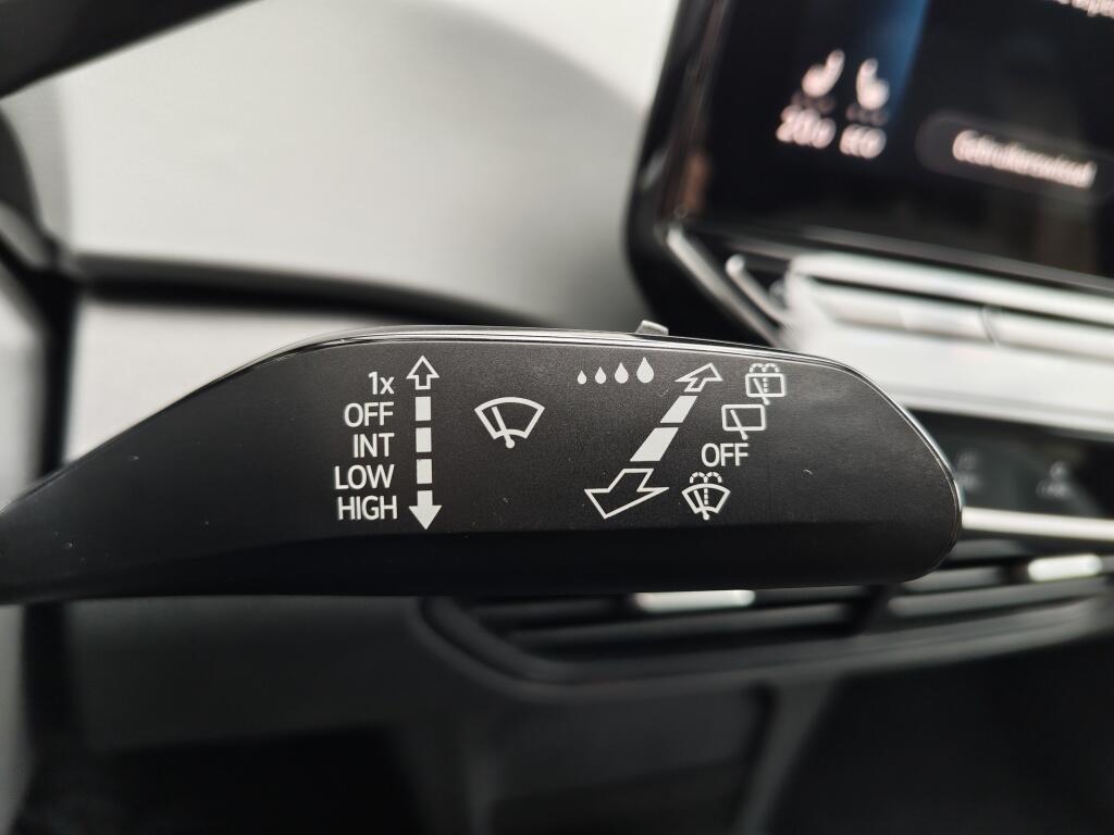 Volkswagen ID.3 First Plus 58 kWh | SOH 87,1 % | Pano | Stoelverwarming | El. Verstelbare stoelen - Image 17