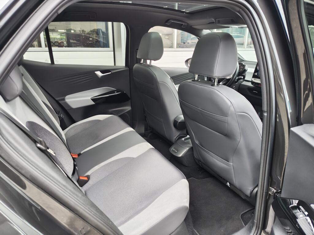Volkswagen ID.3 First Plus 58 kWh | SOH 87,1 % | Pano | Stoelverwarming | El. Verstelbare stoelen - Image 32