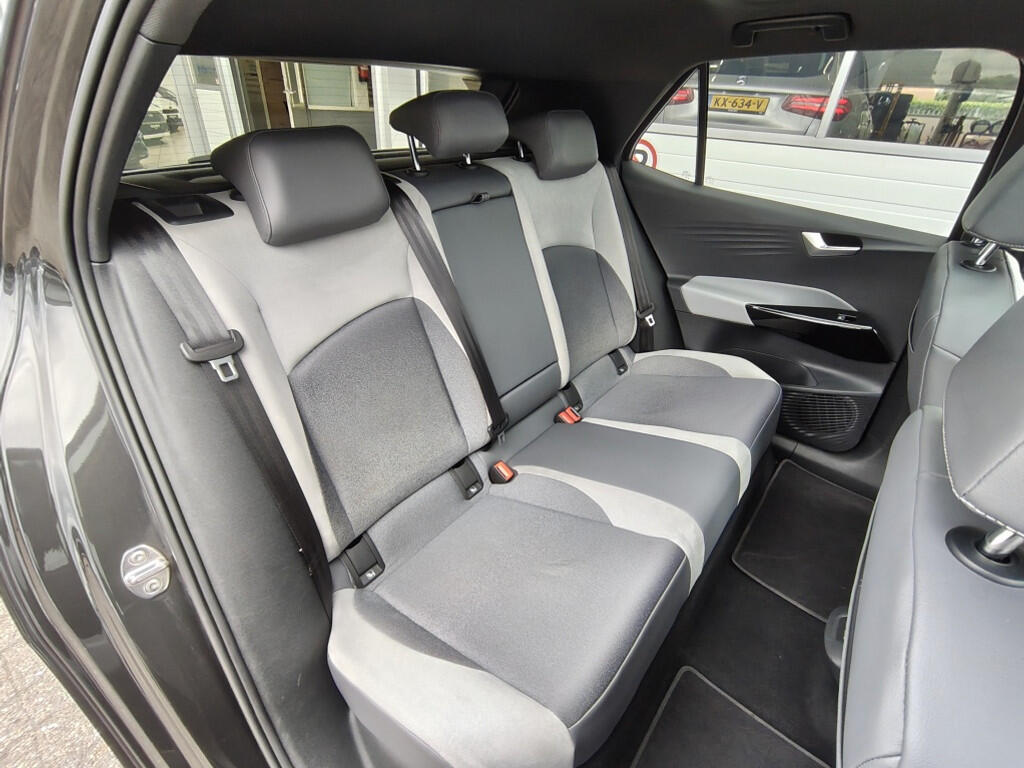 Volkswagen ID.3 First Plus 58 kWh | SOH 87,1 % | Pano | Stoelverwarming | El. Verstelbare stoelen - Image 34