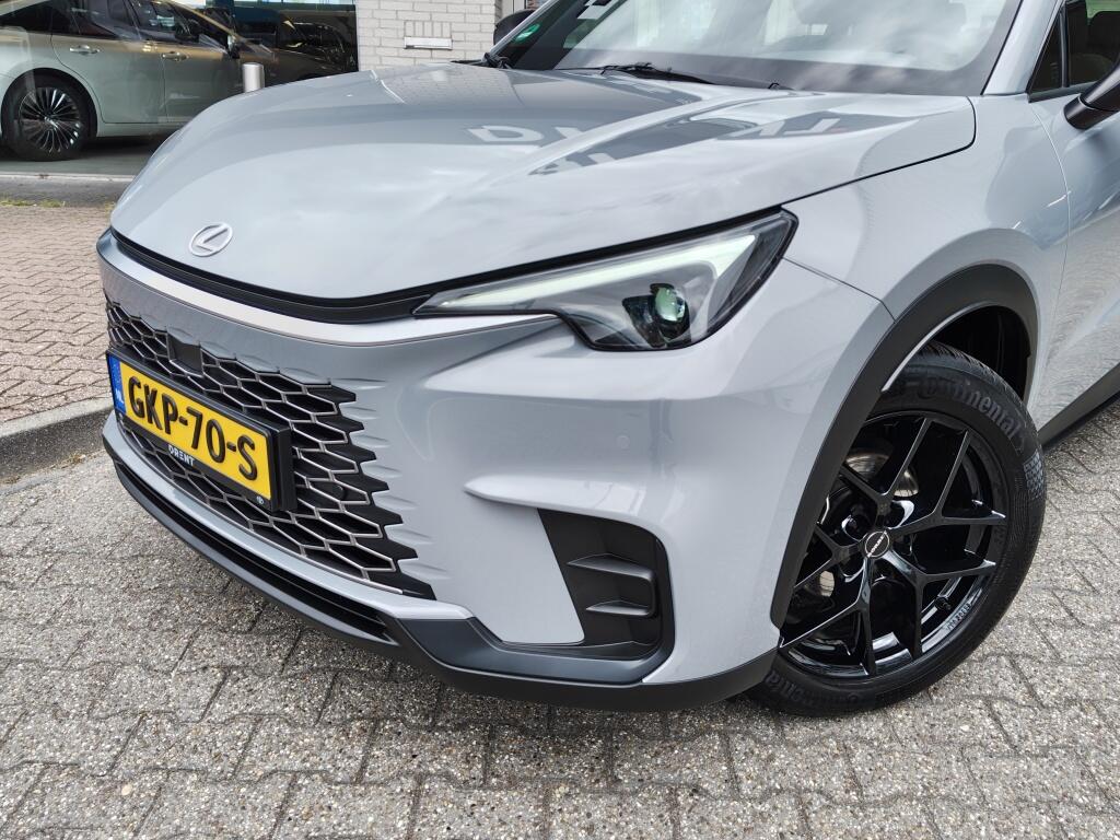 Lexus LBX Business Line 2WD | Sensoren v/a | Blind Spot | Stoelverwarming | Android Auto - Image 2