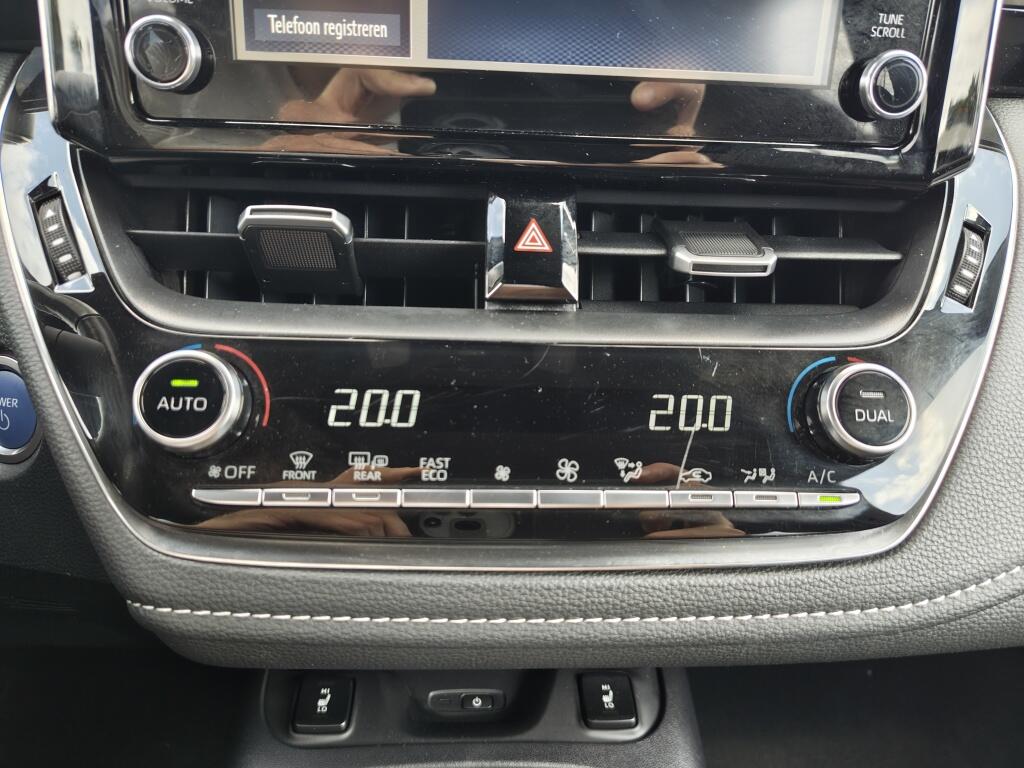 Toyota Corolla Touring Sports 1.8 Hybrid Dynamic | HUD | El. Achterklep | Stoel-Stuurverwarming | Keyless Entry - Image 19