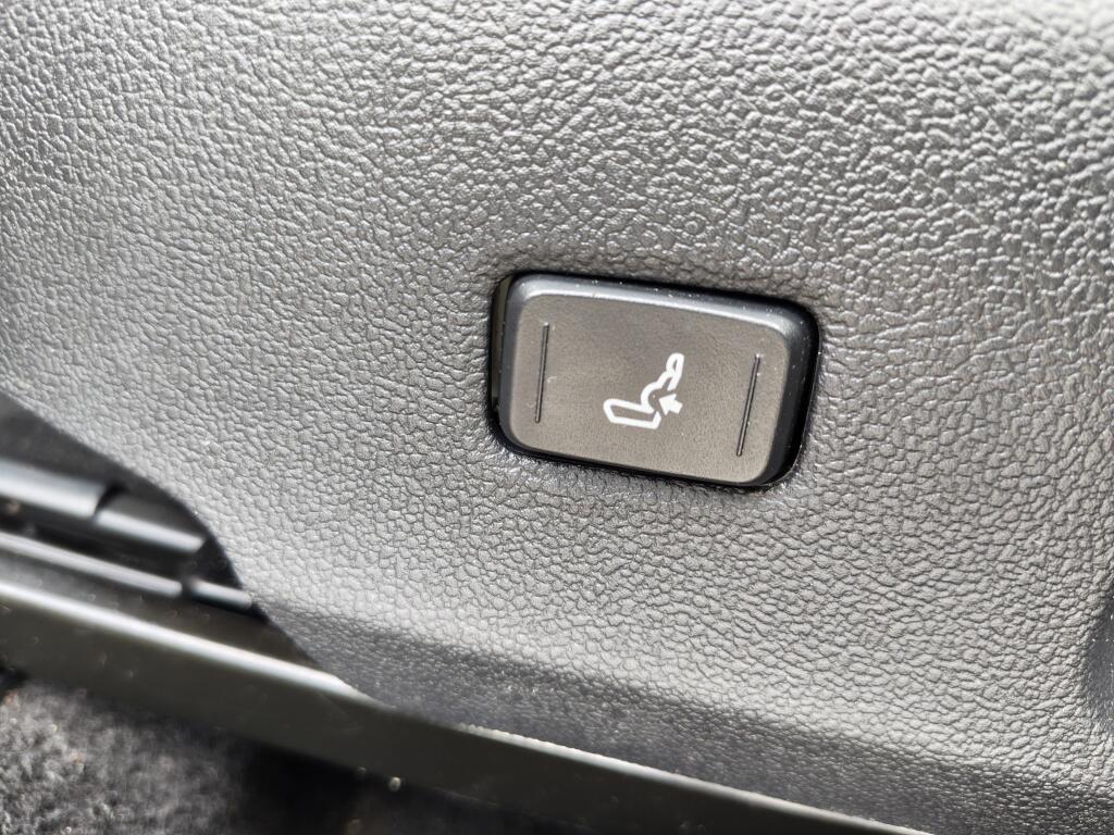 Toyota Corolla Touring Sports 1.8 Hybrid Dynamic | HUD | El. Achterklep | Stoel-Stuurverwarming | Keyless Entry - Image 29