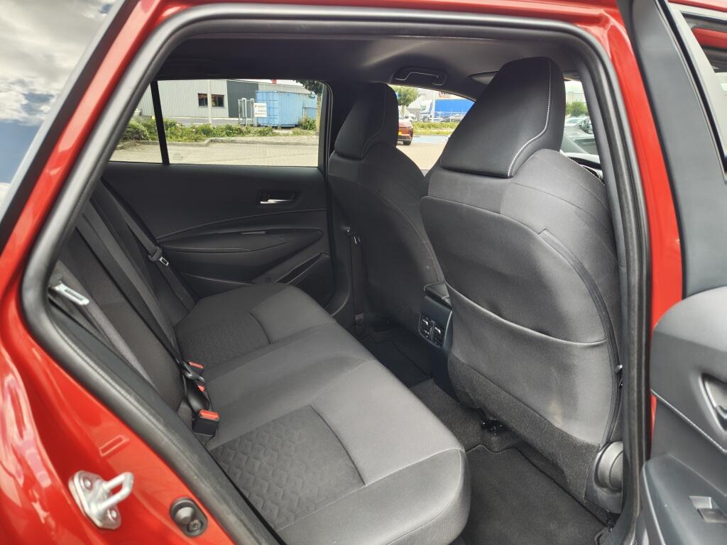 Toyota Corolla Touring Sports 1.8 Hybrid Dynamic | HUD | El. Achterklep | Stoel-Stuurverwarming | Keyless Entry - Image 32
