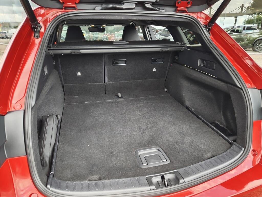 Toyota Corolla Touring Sports 1.8 Hybrid Dynamic | HUD | El. Achterklep | Stoel-Stuurverwarming | Keyless Entry - Image 33