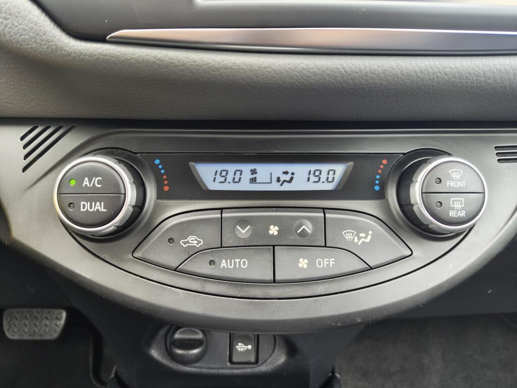 Toyota Yaris 1.5 Hybrid Active | Trekhaak Afn. | Cruise control | Navigatie | - Image 21