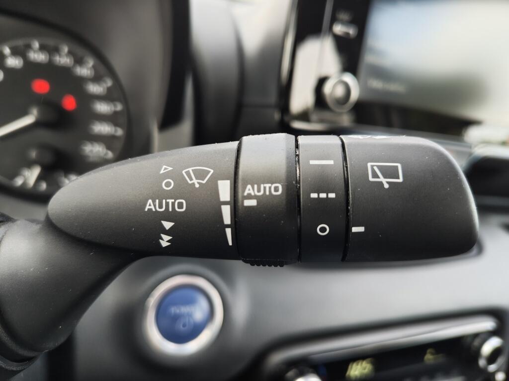 Toyota Yaris 1.5 Hybrid Dynamic | Keyless Entry | Stoel-Stuurverwarming | Android Auto, Apple Carplay | - Image 11
